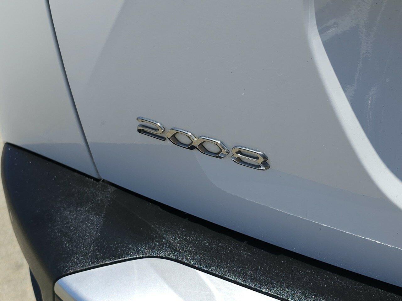 Peugeot 2008 image 3