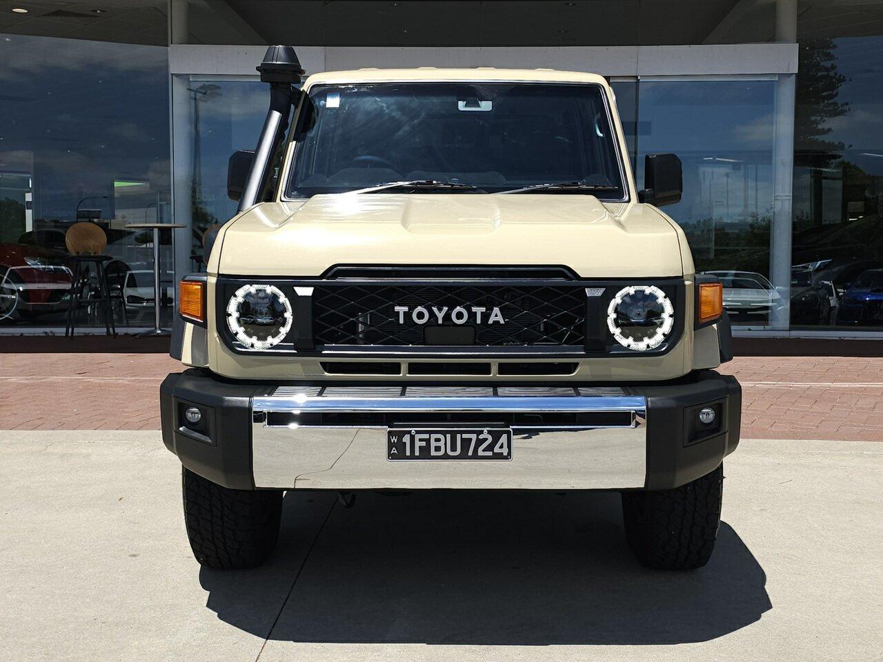 Toyota Landcruiser image 2