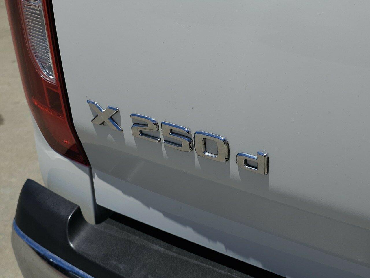 Mercedes Benz X-class image 3
